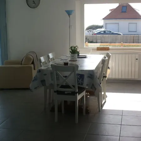 Holiday home Wonderful In With Garden Audinghen
