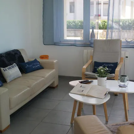 Holiday home Wonderful In With Garden *
